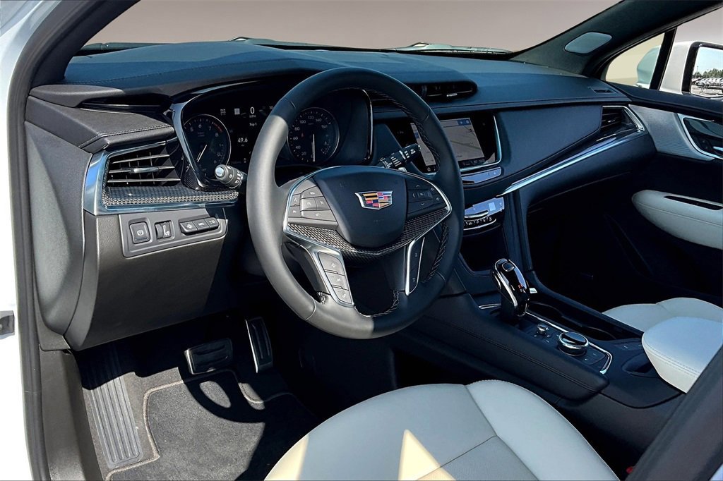 New 2025 Cadillac XT5 Sportv w/ LPO, Red Accent Package image 6