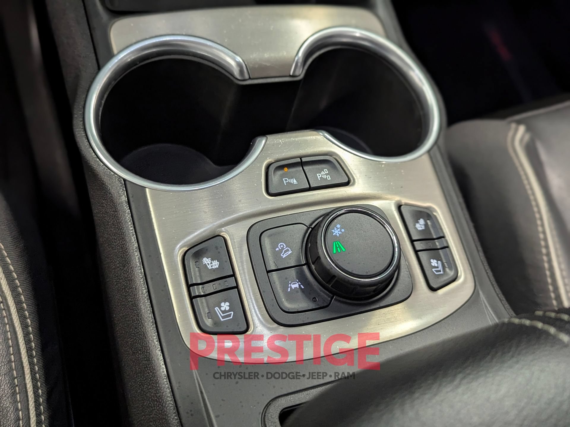 Used 2020 GMC Terrain Denali w/ Denali Premium Package FWD image 26