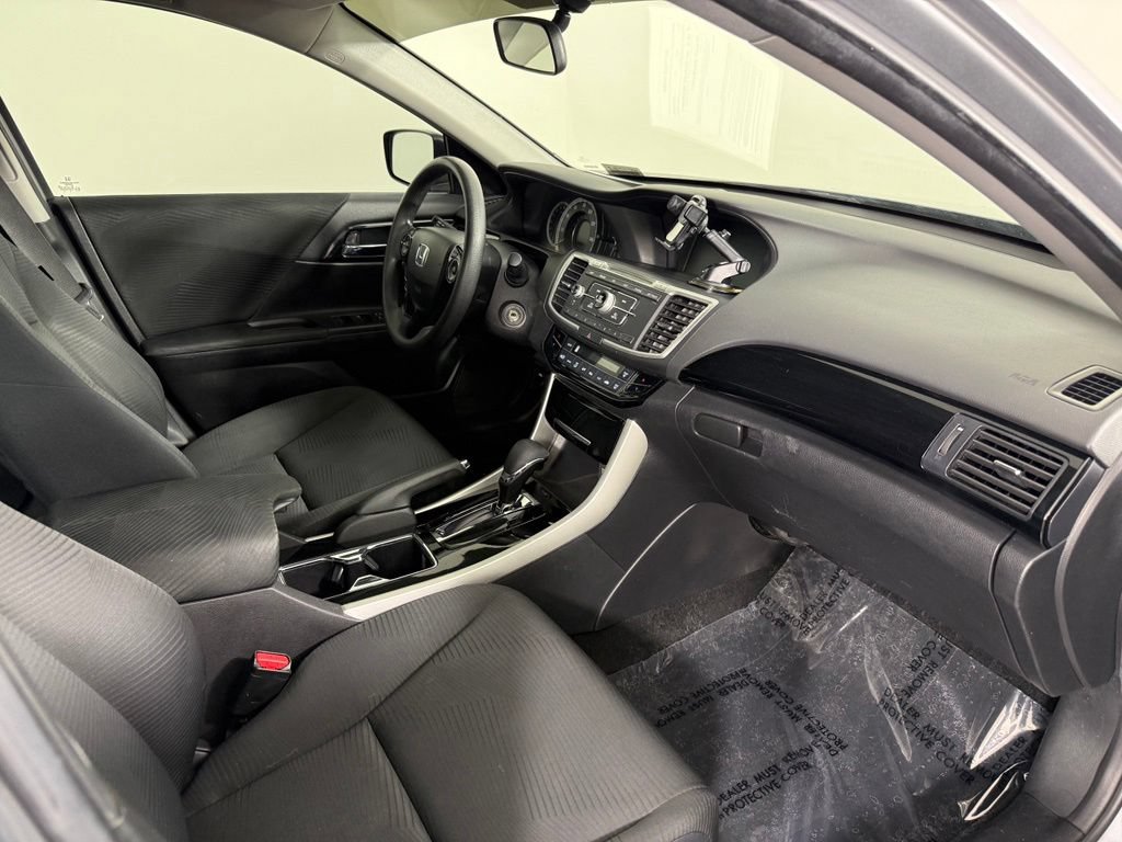 Used 2017 Honda Accord LX image 13