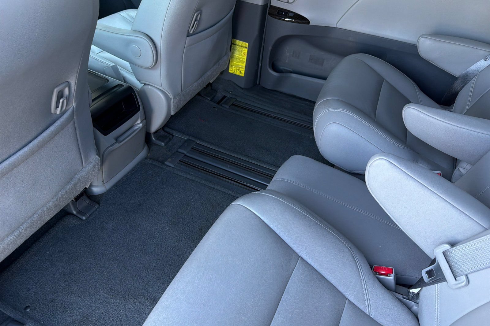 Used 2015 Toyota Sienna XLE FWD image 14