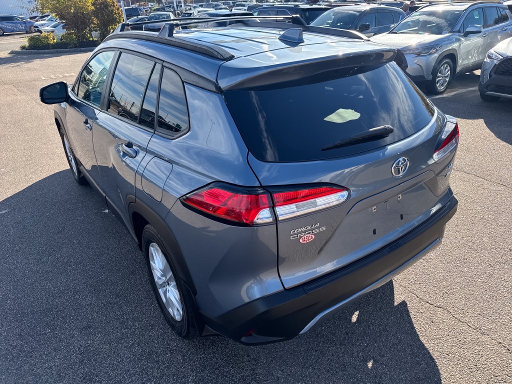 Used 2022 Toyota Corolla Cross LE w/ Moonroof Package AWD/4WD image 5