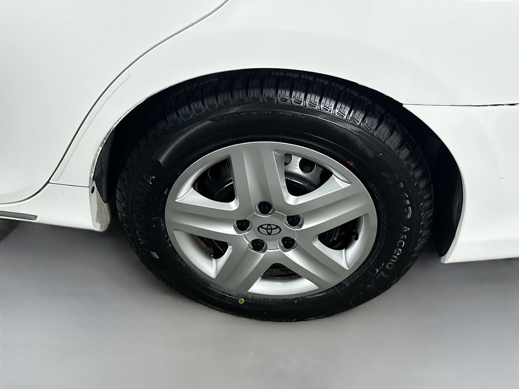 Used 2014 Toyota Camry LE FWD image 30