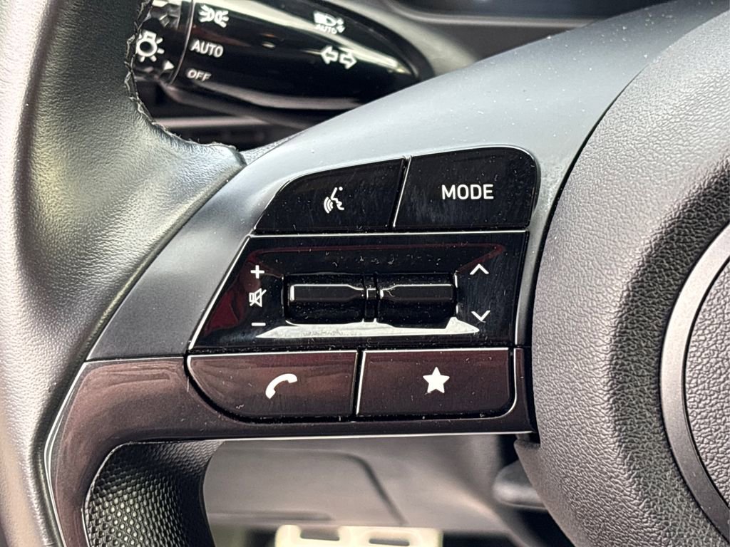 Certified 2025 Hyundai Elantra Sport image 27