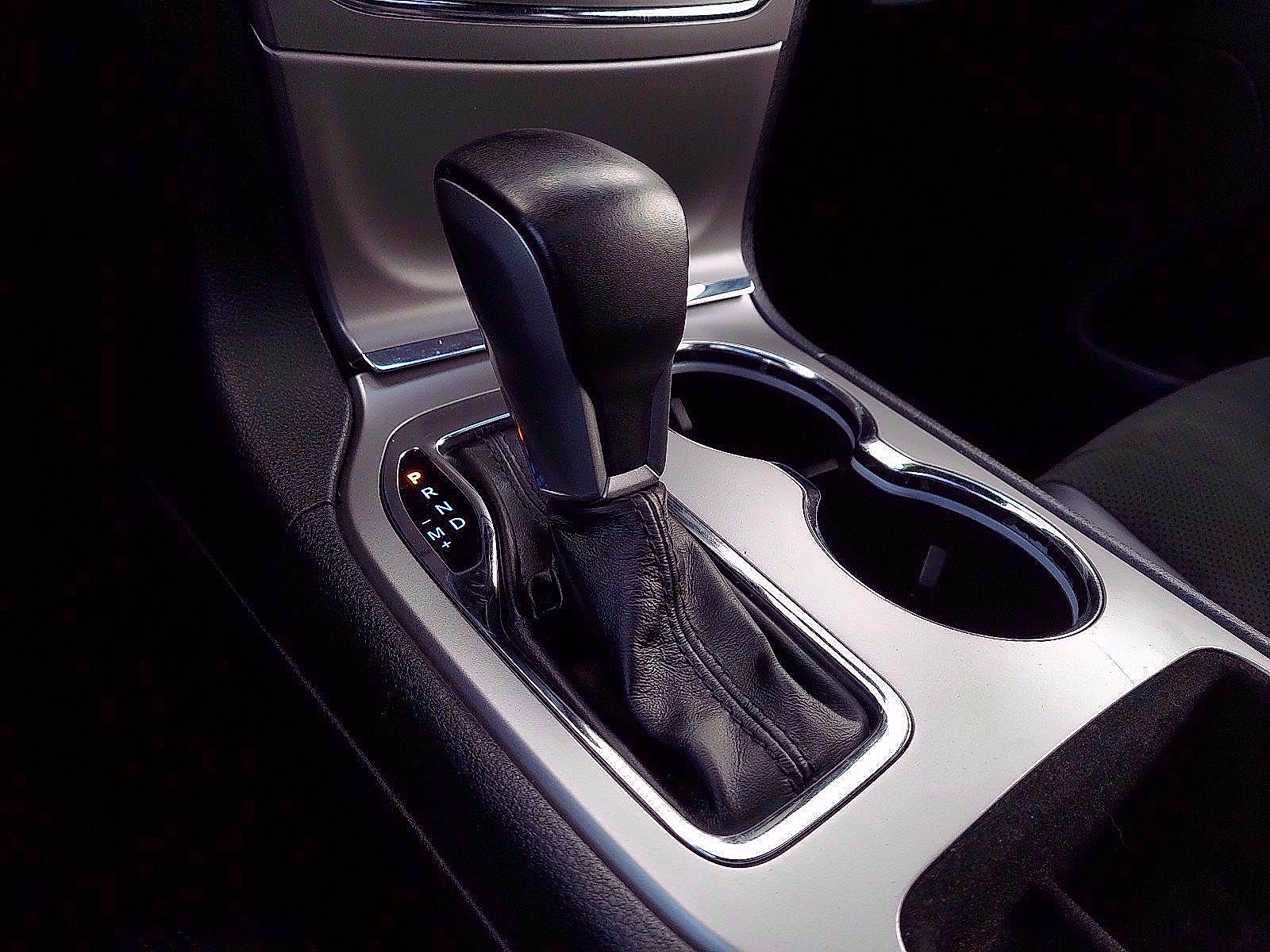 Used 2018 Jeep Grand Cherokee Altitude AWD/4WD image 15