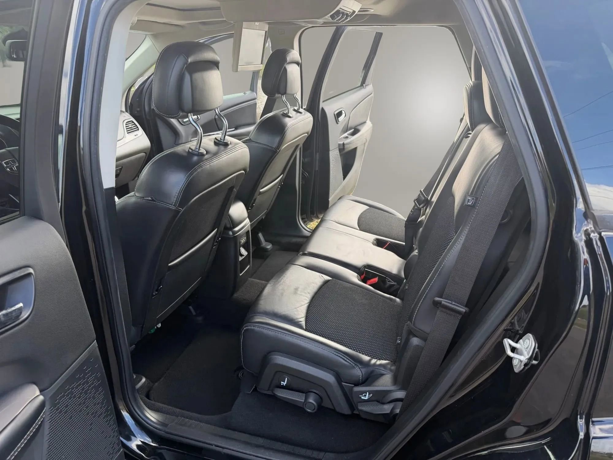 Used 2020 Dodge Journey Crossroad w/ Popular Equipment Group image 18