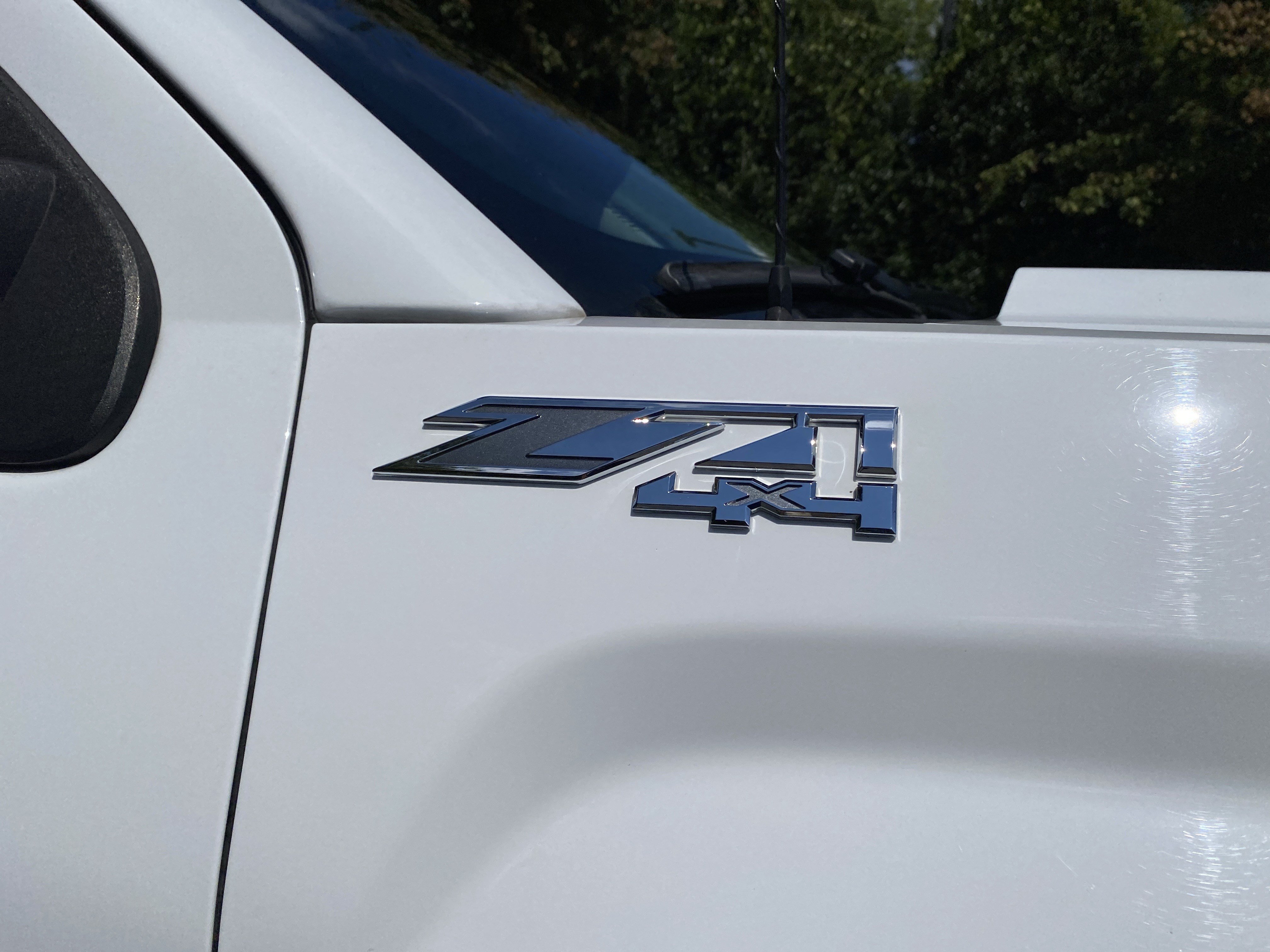 Used 2018 GMC Sierra 1500 SLT AWD/4WD image 39