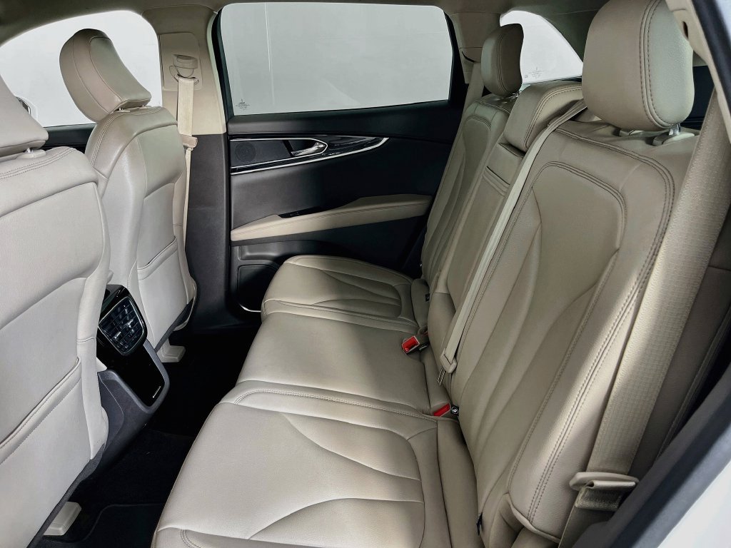 Used 2022 Lincoln Nautilus FWD image 28