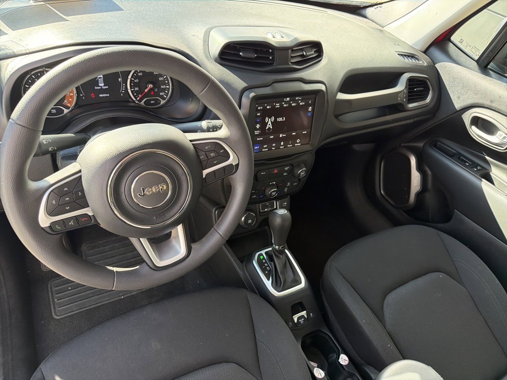 Used 2023 Jeep Renegade Latitude image 6
