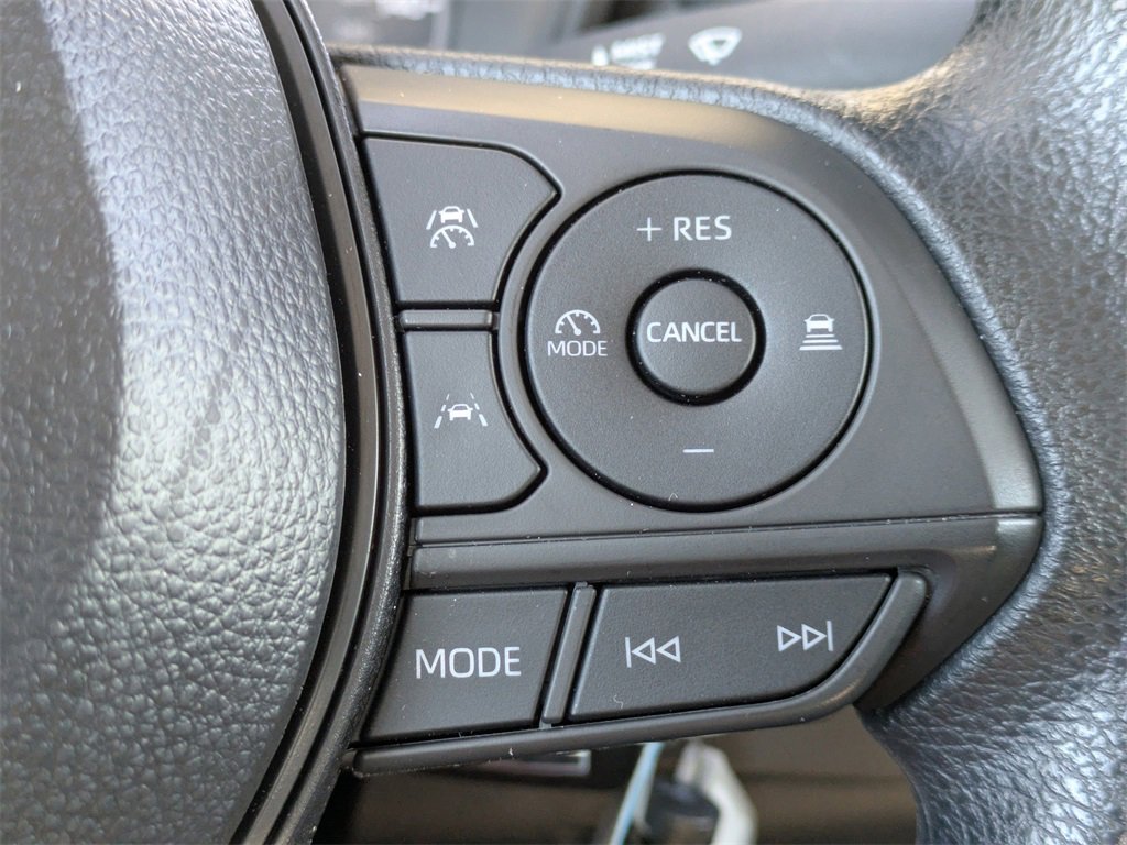 Used 2025 Toyota Corolla LE image 24