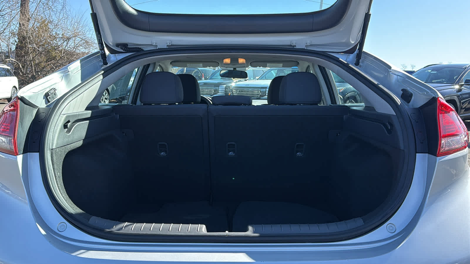 Used 2018 Hyundai Ioniq Blue image 25