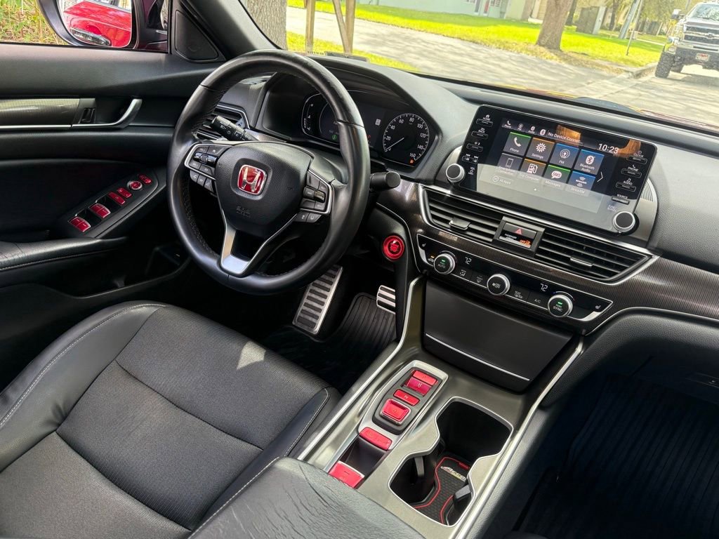 Used 2018 Honda Accord Sport image 9