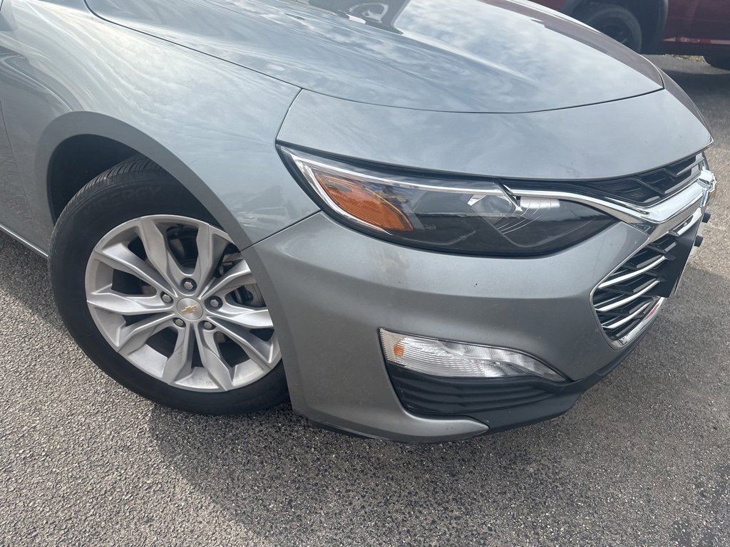 Used 2025 Chevrolet Malibu LT image 3