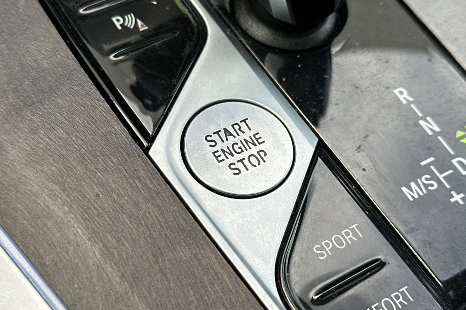 Used 2022 BMW X5 xDrive40i w/ Parking Assistance Package image 35