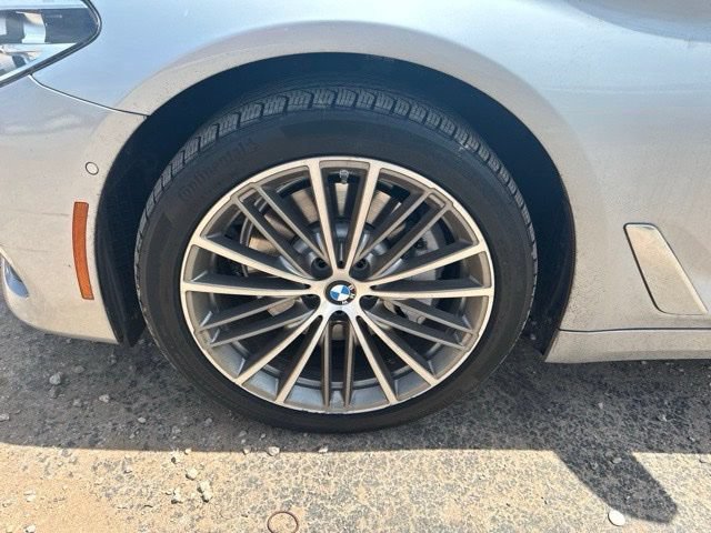 Used 2018 BMW 540i RWD image 2