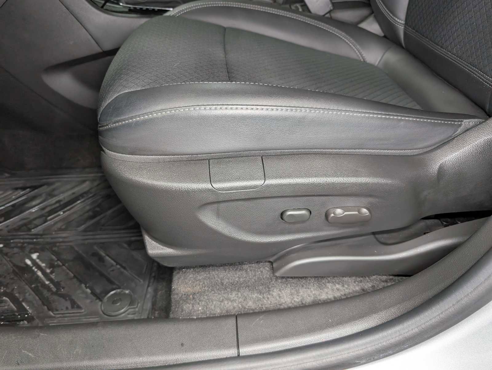 Used 2022 Buick Encore Preferred w/ Safety Package image 34