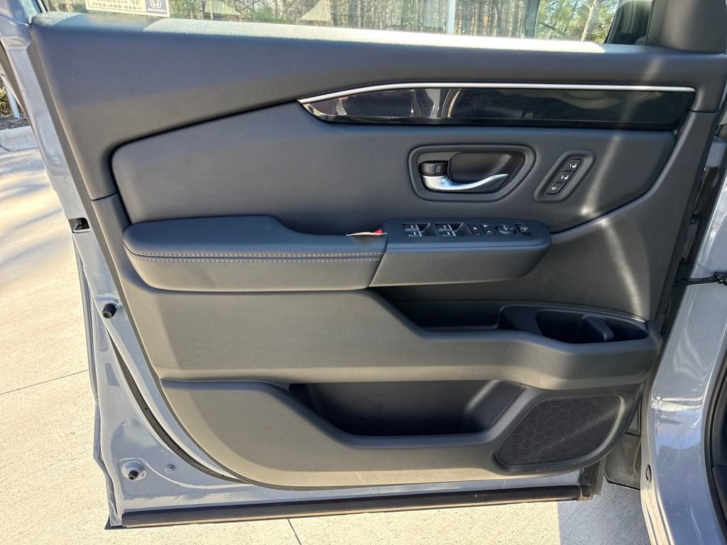 Used 2023 Honda Pilot Touring image 14