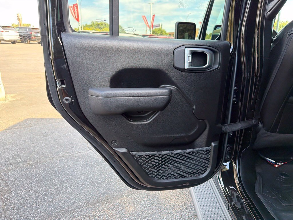 Used 2023 Jeep Gladiator Sport AWD/4WD image 30