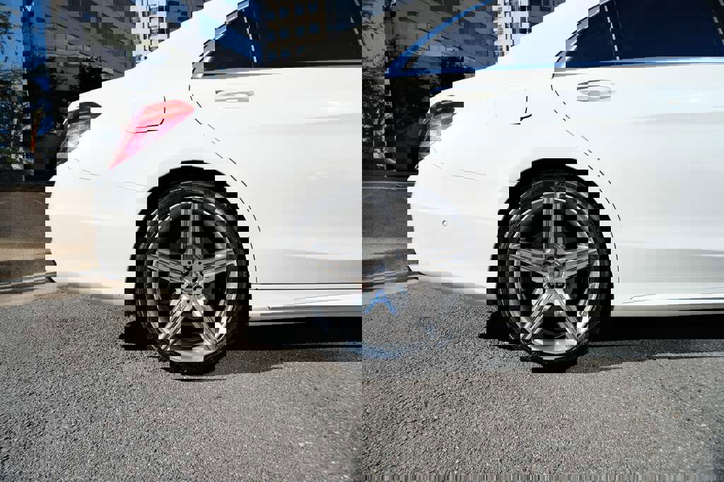 Used 2015 Mercedes-Benz S 550 Sedan image 13