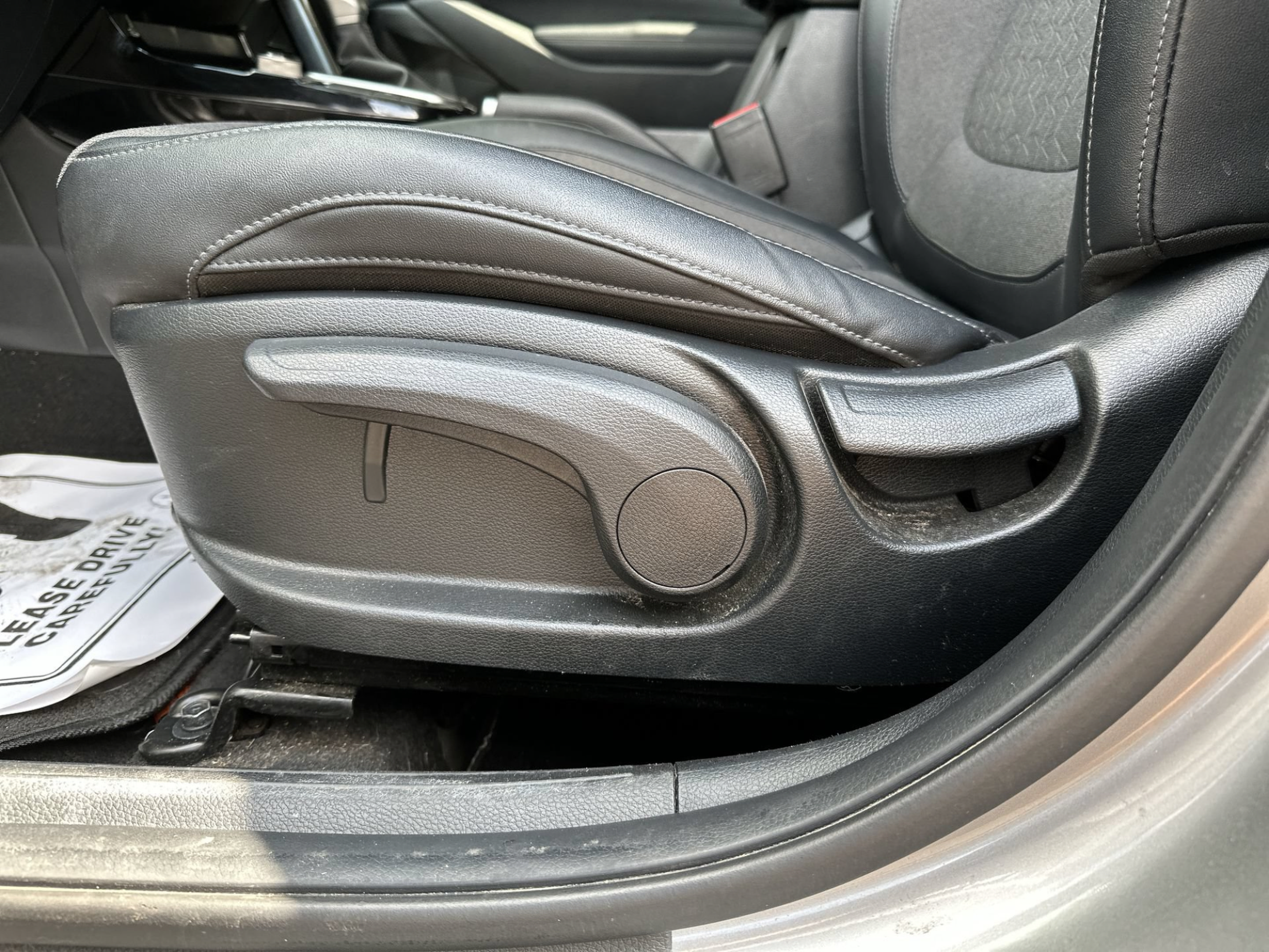Used 2025 Kia Seltos S FWD image 14