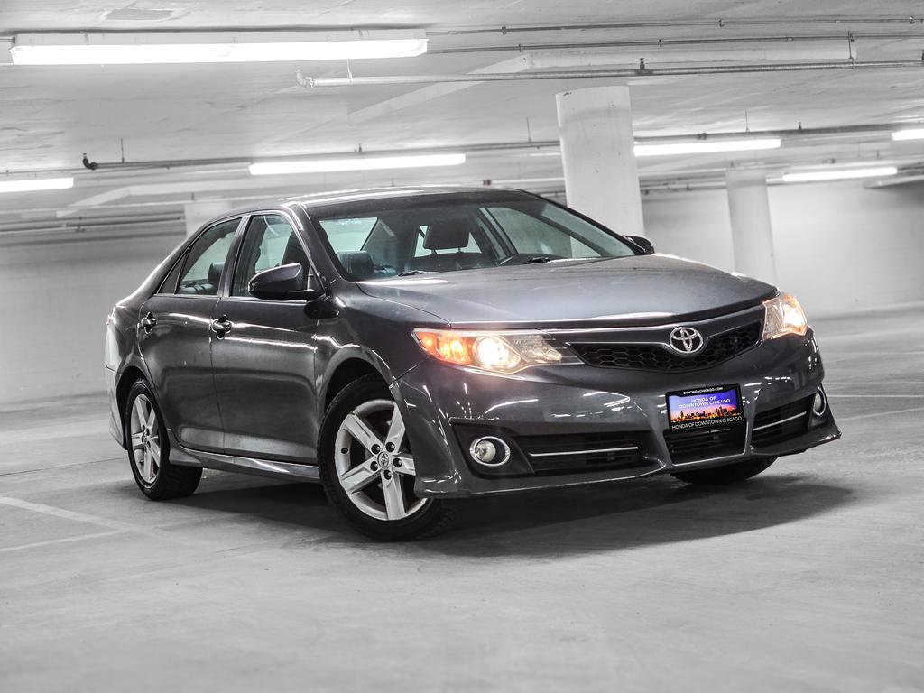 Used 2014 Toyota Camry SE FWD image 4