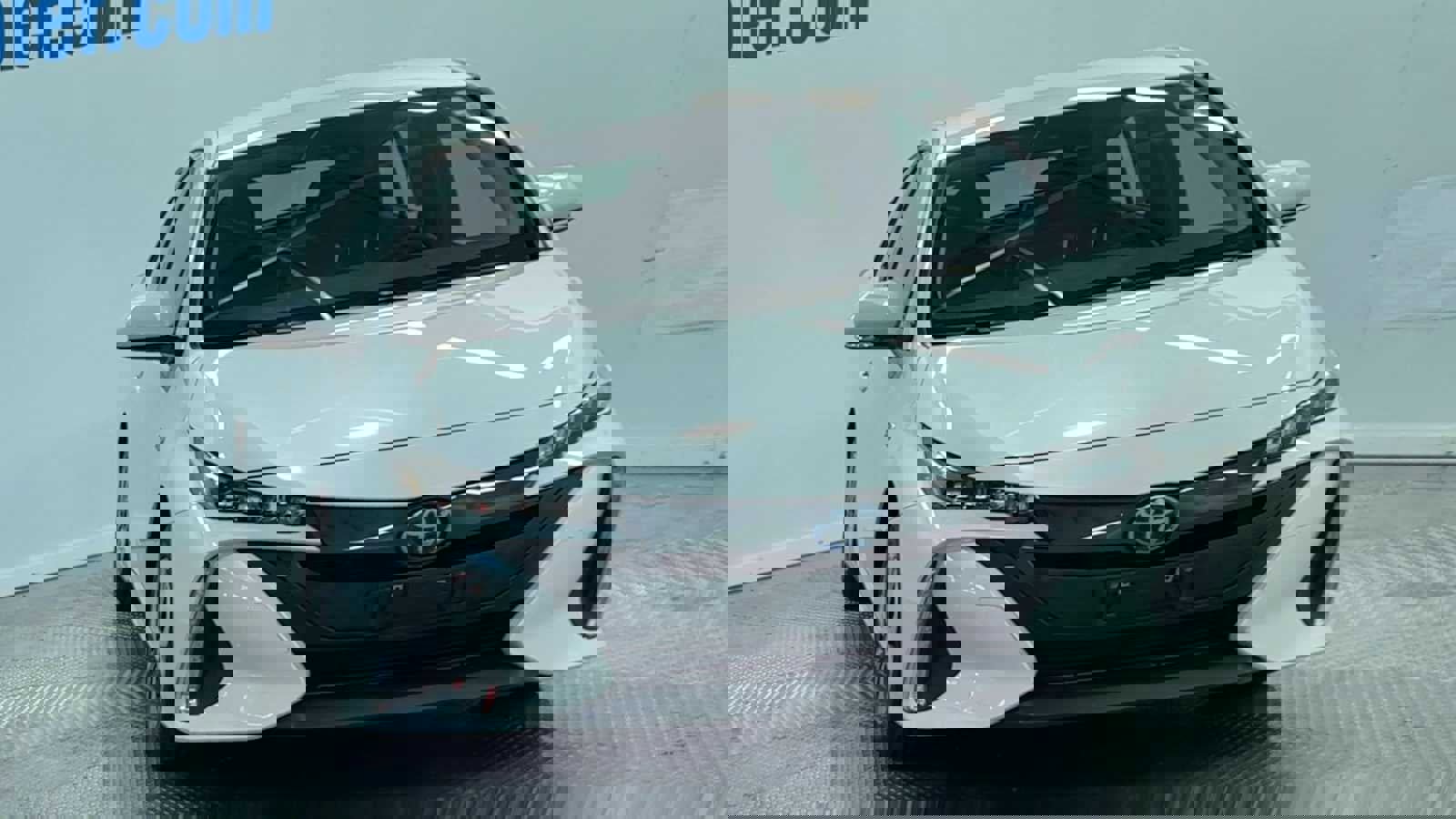 Used 2018 Toyota Prius Prime Premium image 3