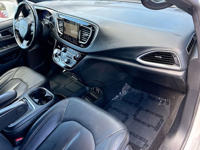 Used 2020 Chrysler Pacifica Touring-L Plus w/ Advanced Safetytec Group image 32