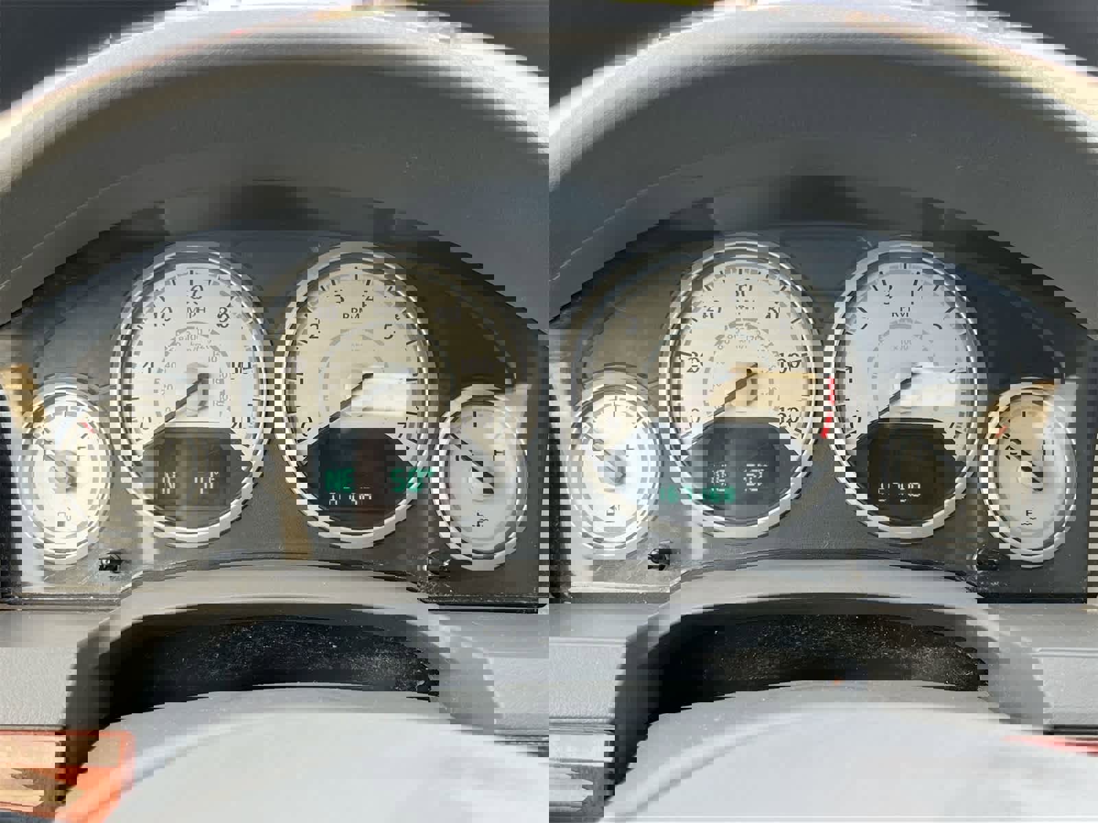 Used 2009 Chrysler Town & Country LX image 28