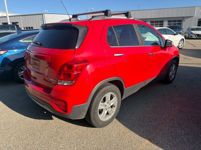 Used 2017 Chevrolet Trax LT w/ Sun & Sound Package FWD image 5