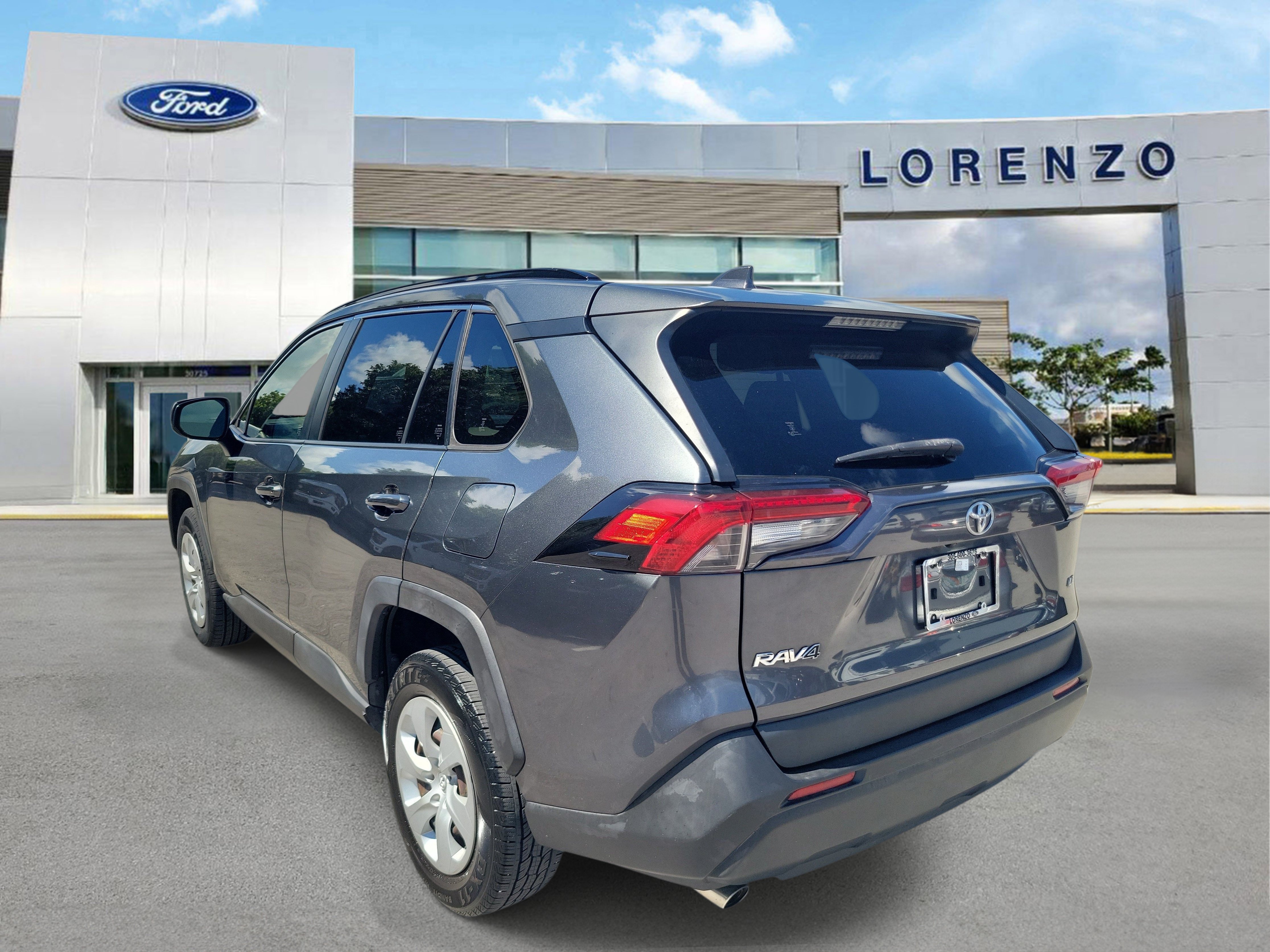 Used 2019 Toyota RAV4 LE FWD image 7