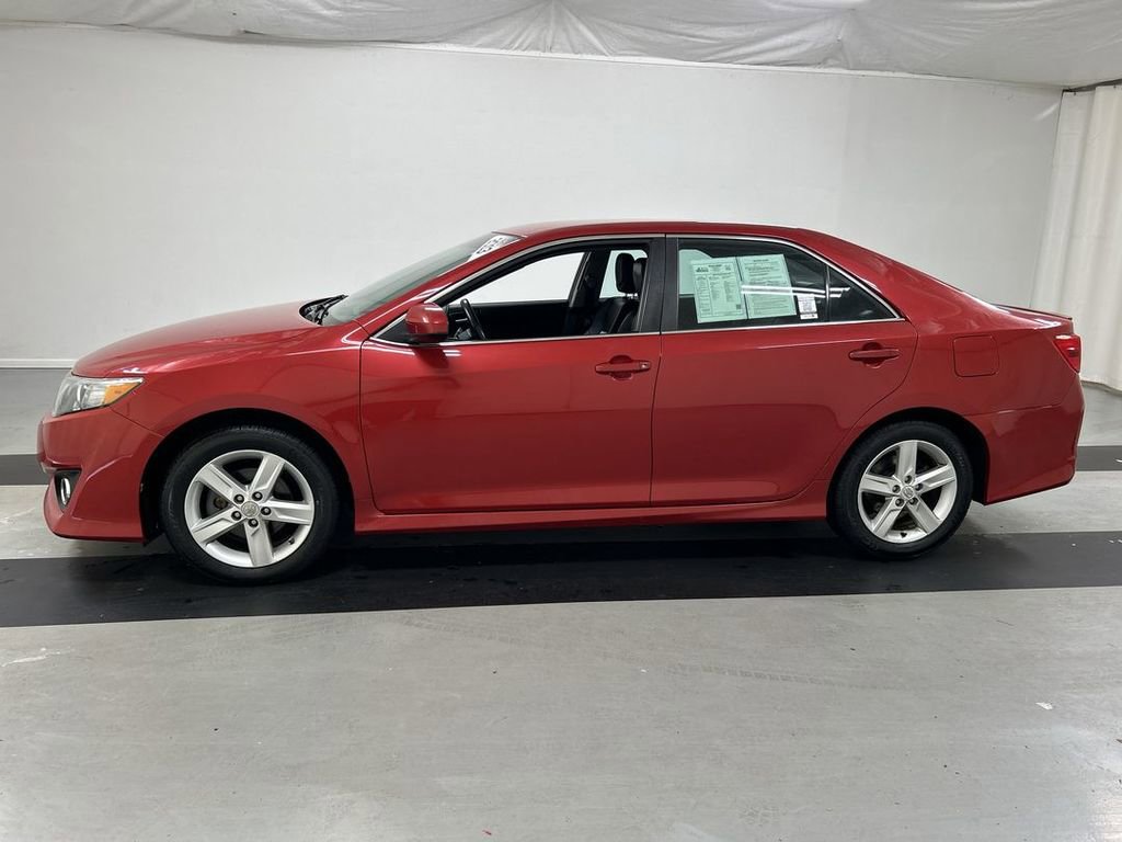 Used 2013 Toyota Camry SE FWD image 6
