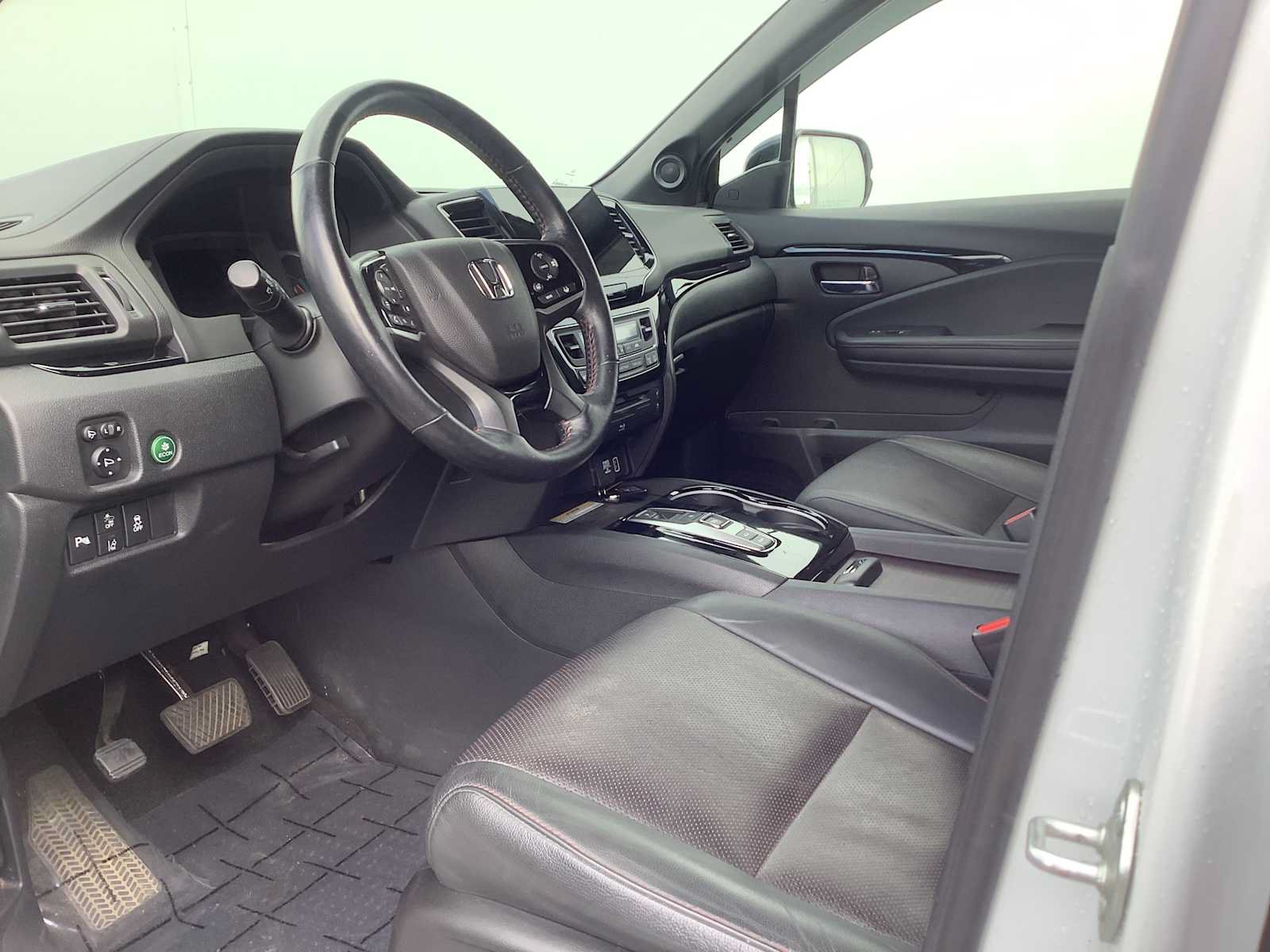 Certified 2022 Honda Pilot Black Edition image 3