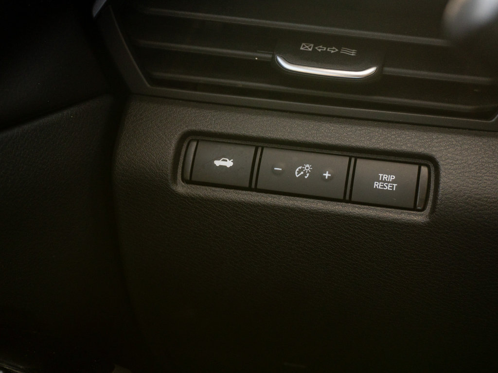 Used 2025 Nissan Altima 2.5 SR FWD image 28