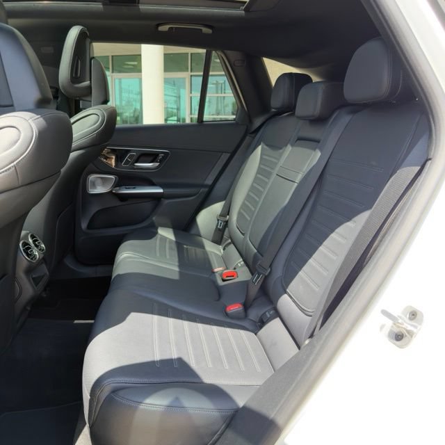 Used 2023 Mercedes-Benz GLC 300 4MATIC image 11