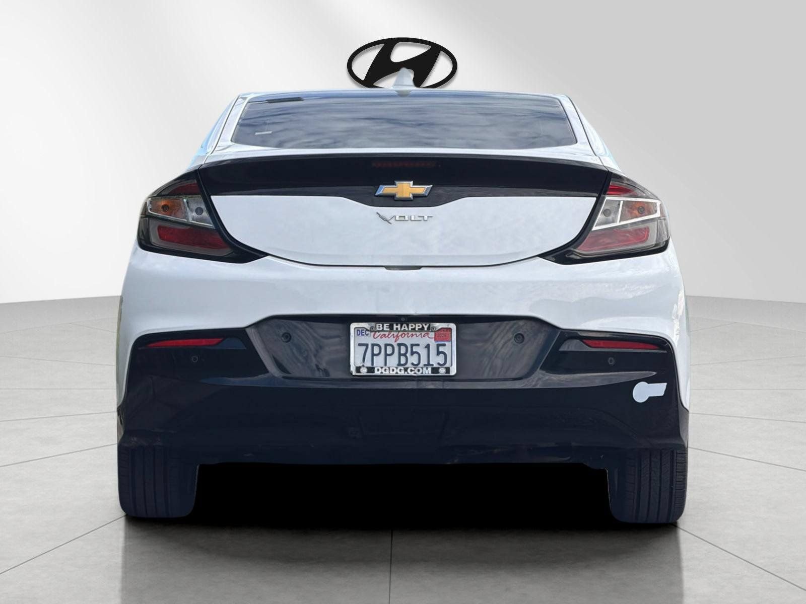 Used 2016 Chevrolet Volt Premier w/ Driver Confidence Package FWD image 4