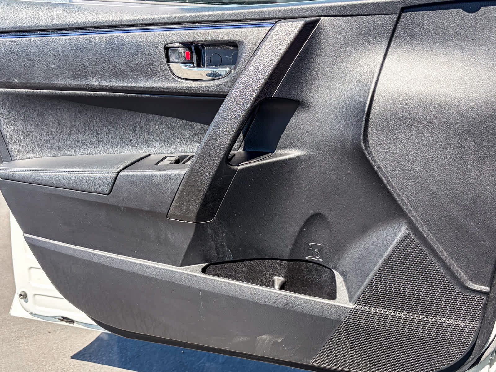 Used 2019 Toyota Corolla SE FWD image 19
