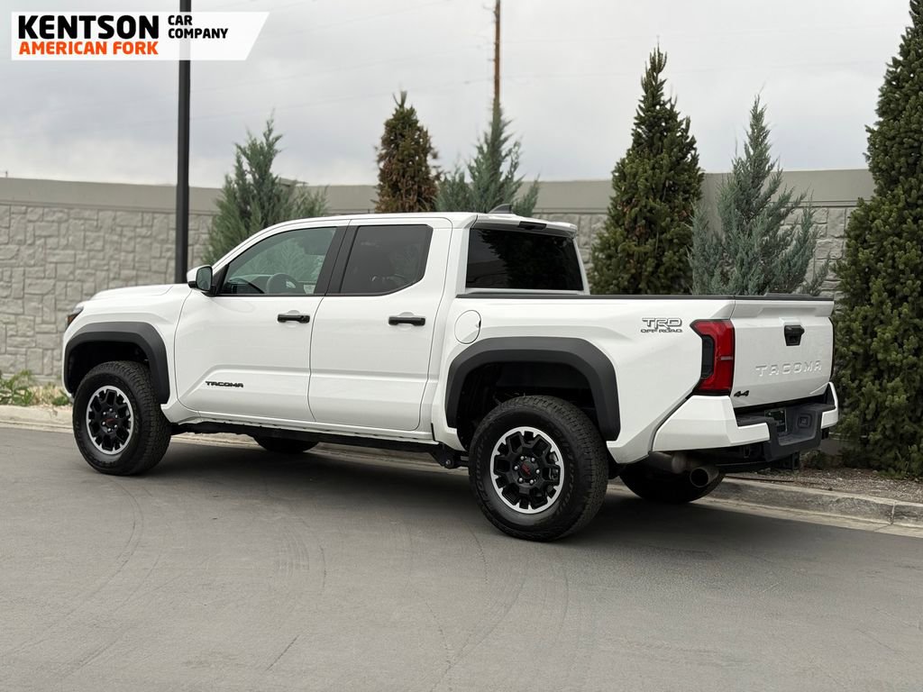 Used 2025 Toyota Tacoma TRD Off-Road image 5