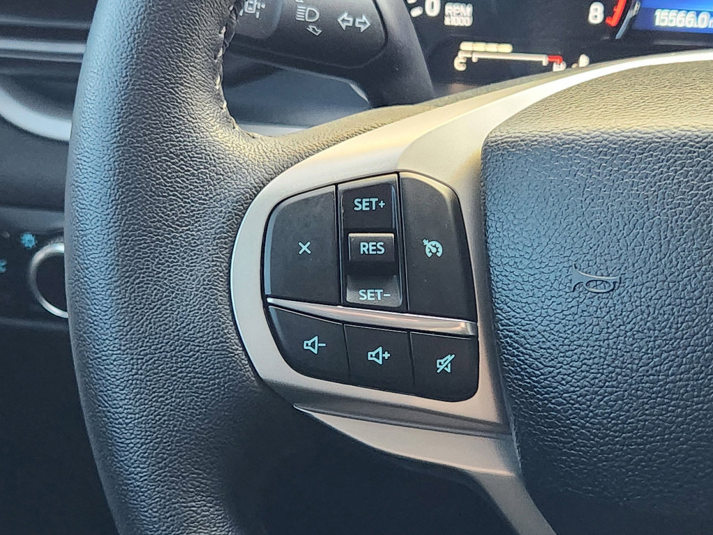 Used 2024 Ford Explorer XLT image 26