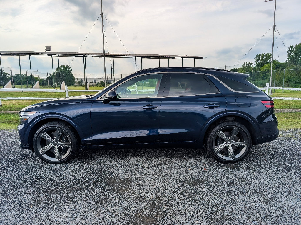 Used 2024 Genesis GV70 3.5T Sport w/ Sport Prestige Package AWD/4WD image 9