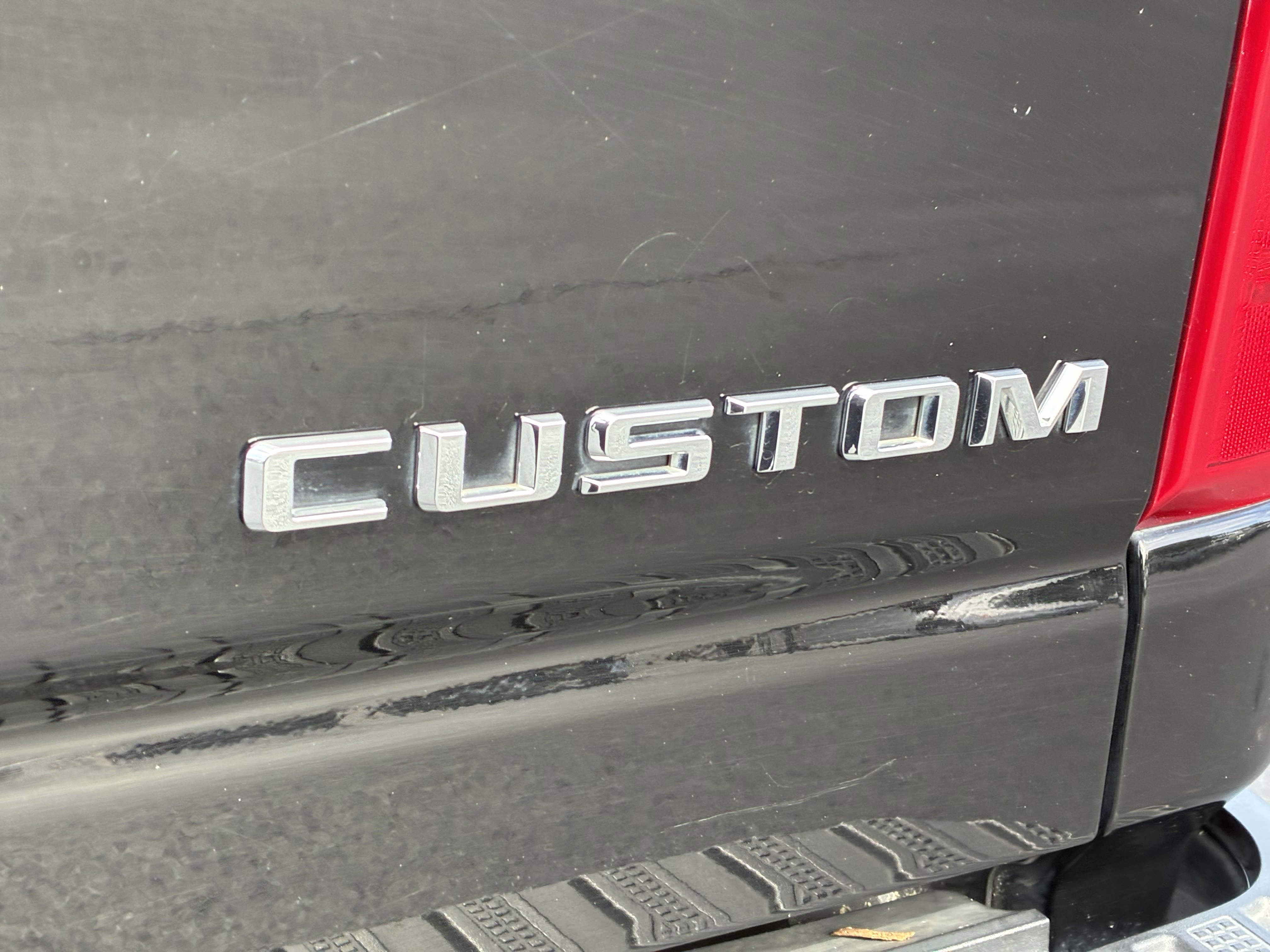 Used 2022 Chevrolet Silverado 2500 Custom w/ Custom Value Package AWD/4WD image 15