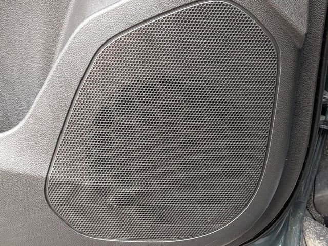 Used 2025 Chevrolet Trax LT w/ LT Convenience Package image 16