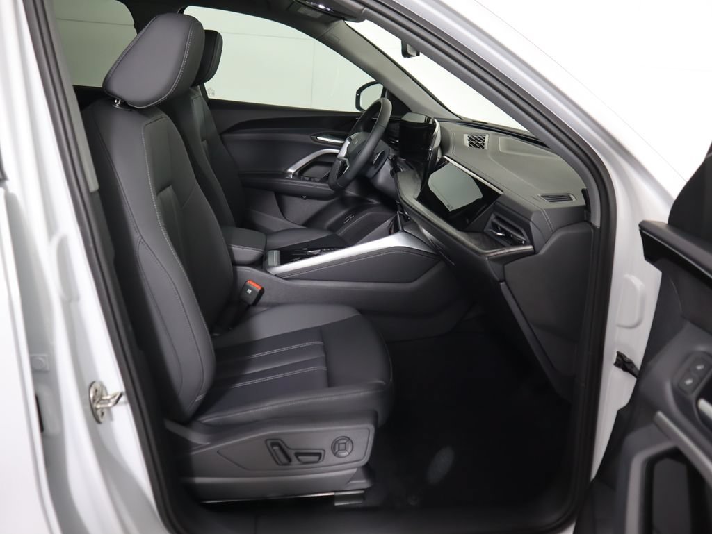 Used 2025 Audi Q5 Premium w/ Convenience Package AWD/4WD image 22