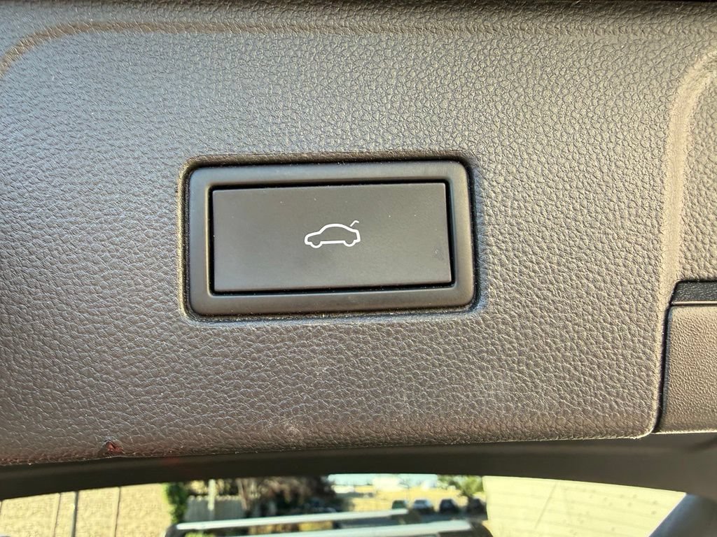 Used 2023 Volkswagen Atlas SEL Premium AWD/4WD image 29