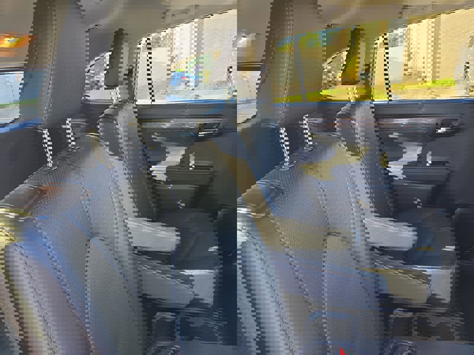 Used 2024 Toyota Highlander Limited image 11