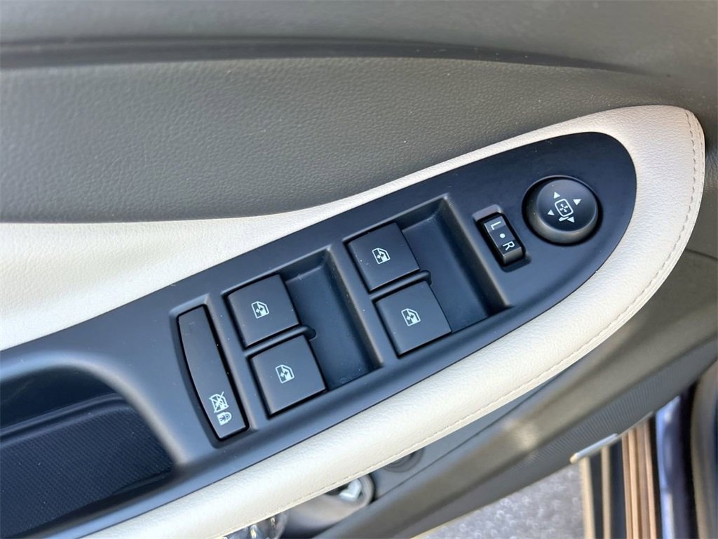 Used 2020 Buick Envision Premium w/ Driver Confidence Package image 23