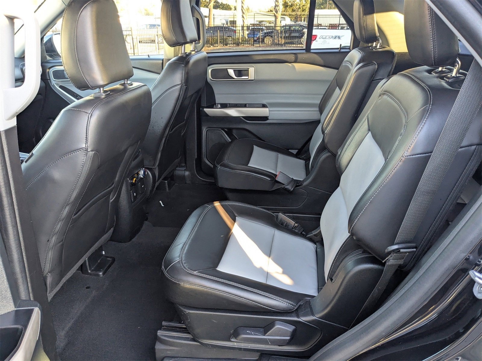 Used 2022 Ford Explorer XLT w/ Equipment Group 202A image 15