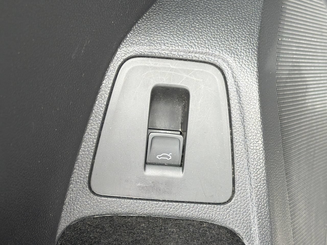 Used 2024 Volkswagen Tiguan SE FWD image 15