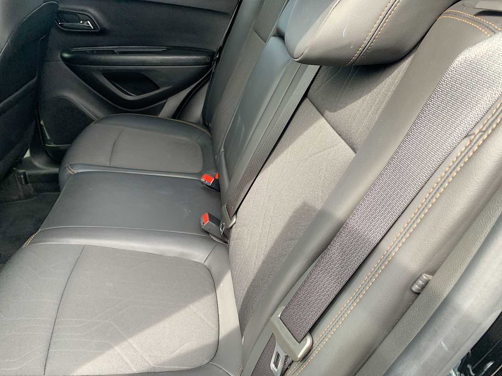 Certified 2022 Chevrolet Trax LT w/ Midnight Edition image 22