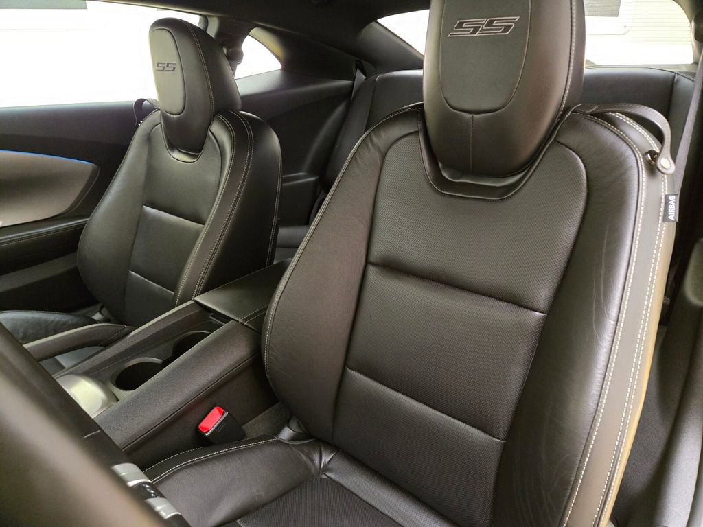 Used 2010 Chevrolet Camaro SS w/ RS Package image 28