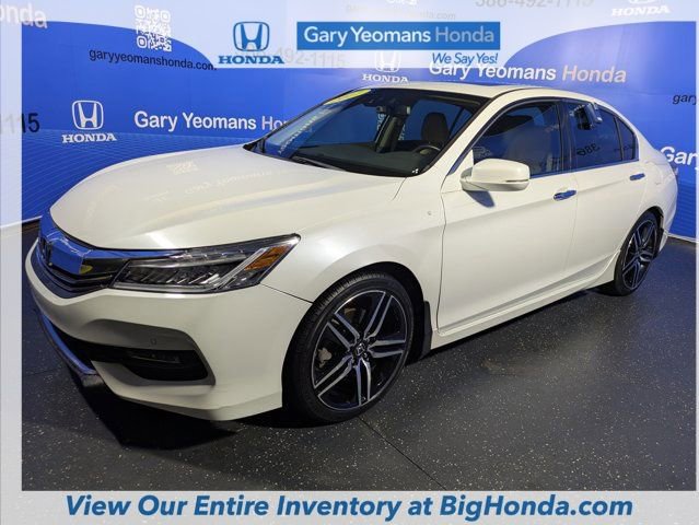Used 2017 Honda Accord Touring image 9