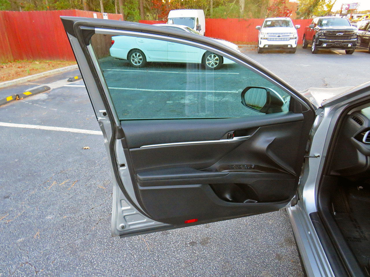 Used 2021 Toyota Camry SE w/ Carpet Mat Package (TMS) image 13